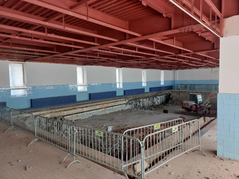Bazén ZŠ Weberova na Praze 5 prochází kompletní rekonstrukcí